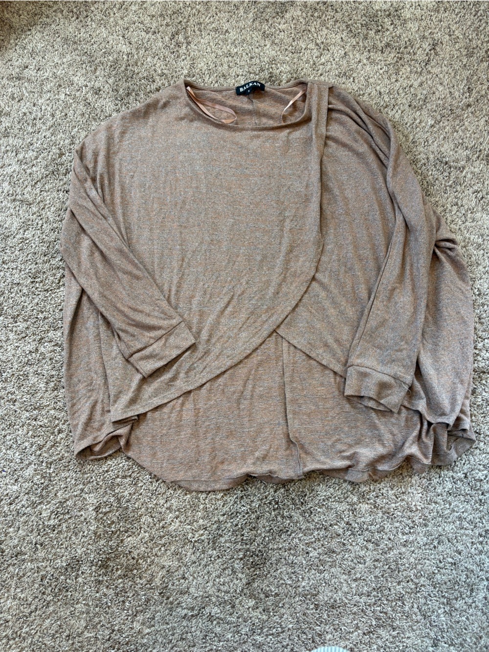 Women's Long-Sleeve Lightweight Pullover Top in Heathered Brown
